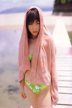 衣服被扒开强摸双乳视频